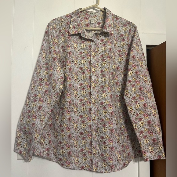 LL Bean wrinkle free button down shirt - Picture 1 of 3